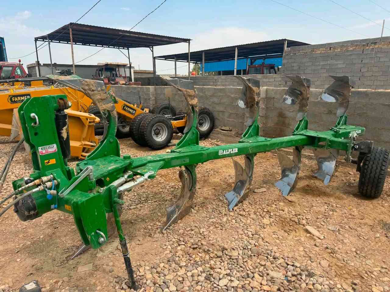 للبيع | فدان قلاب خماسي ALPLER
🚜 فدان قلاب خماسي ALPLER التركي
🇹🇷 صناعة تركية – درجة أولى

🔹 موديل 2026
🔹 مشتغل فقط 200 دونم
💰 السعر: 85$ وبيه مجال

📍 شركة الحاج عمار جباره الشمري
📍 واسط – الزبيدية

📞 للاستفسار:
***********
***********
