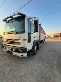 أسلام. وعليكم فالفو f6 مديل 2005 طول سبعه وربع السياره تختم تاير كير م...