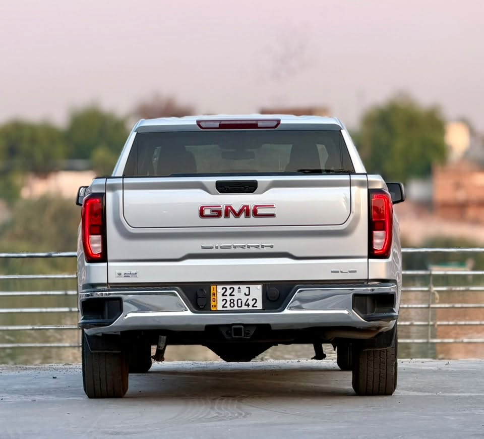السلام عليكم 
GMC SIERRA 1500 – موديل 2022

✨ لون فضي مميز  4×4

السلام عليكم 🌹

للبيع GMC Sierra 1500 موديل 2022
🚘 وارد أمريكي وصور الحادث مرفقة مع الصور مرقم اربيل بأسم شركة وكالة او تحويل مضمون 
🔹6 سلندر 
🔹بصمة 
🔹 دفع رباعي 4×4
🔹 تدفىة كشنات 
🔹 حوض خلفي واسع
🔹 باب خلفي كهرباء 
🔹 انارة خلفية 
🔹 شاشة وأنظمة تحكم
🔹 قطعتين تبريد 
🔹 تحكم من الستيرن
🔹 مثبت سرعة
🔹 كامرة خلفية
🔹 أنظمة أمان ومساعدة للسائق

📍 مكاني: الكاظمية – شارع أكد

📞 للتواصل والاستفسار:
***********
***********

📲 واتساب:https://wa.me/message/MD5X2QSBWGV6D1

🔵 انضم إلى كروب التليغرام للمتابعة:
https://t.me/+V_8lFgH7F04zZDI6

🟢 كروب الواتساب:https://chat.whatsapp.com/DW9ZEkYVzrq5RMF02jSplX?s=cl&p=i&ilr=2&amv=1

🔵رابط صفحة الفيسبوك:
https://www.facebook.com/share/1D1zdi9yQw/?mibextid=wwXIfr
