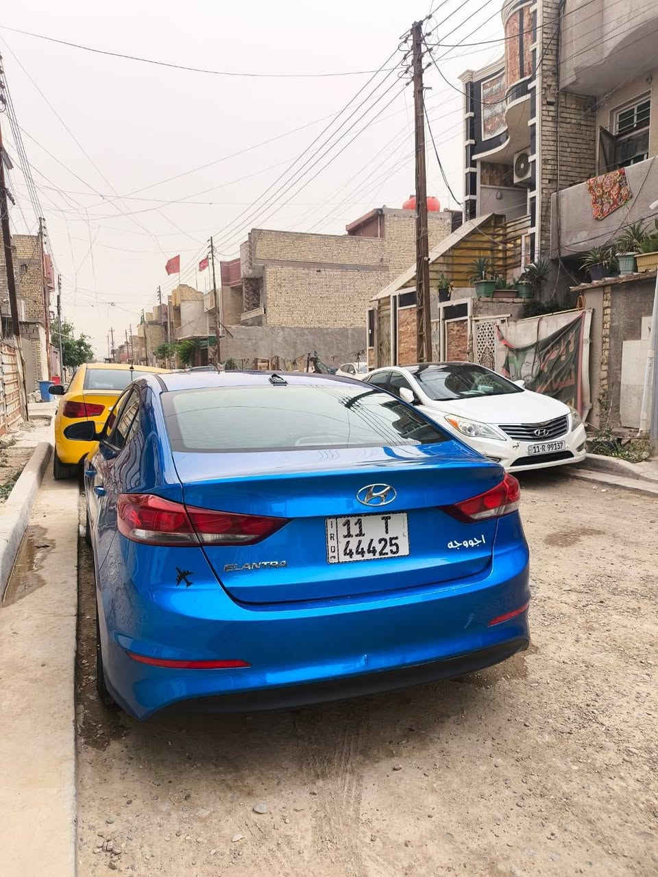 السلام عليكم
مره خصت الادمن سياره هيونداي النترا للبيع مديل 2017 وارد امريكي  نص فول
تحكمات ستيرن بصمه
 دخول ذكي
 رادارات جانبيه
شاشه اندورويد اوتو وكار بلي 
تدفئه مقاعد اماميه 
ثلاث انضمه قياده عادي وسبورت وقتصادي
كامره خلفيه دواره وبيهه مواصفات بعد  

الغرفه مالتهه كلهه مجدده ومدوشمه 
تخم تاير جديد صدر جديد 
منضومه تبريد داخليه جديدة (فريز )
منضومه التبريد الخارجيه  هم جديدة ونضيفه اقصد تبريد المكينه ولف الحماوه والجوينات  والراديتر والمي مالتهه زيتي اخضر 

منضومه الاحتراق كلهه منضفه نوزلتت بلكات جديده قاعده فيتب وفيت بم كلاص بانزين كله جديد 

كير مكينه شواصي لغود كفاله  بجم كبس السياره نضيفه وخير من الله 

بيهه قطعتين مبدل بنيد مال اختهه ب امريكا وبيهه ضربه بالعراق بالكنر الخلفي مال جاملغ خلف السايق بس ما مبدل  وهسه  بيهه طخه بالكنر الخلفي عكس السايق  وبيهه ملاحضات بسيطه  اني حجيت كل شي  دعاميه اماميه مبدله والباب 

ماشيه 94 الف ميل وقابله للزياده 

رقم بغداد هزه جديده ما عابره السنه  بعدهه رقم بغداد مكاني بغداد  الشعب  شارع عدن هلف جامع الشروفي 

السعر119 ورقه وبيهه مجال حك الجيه  وبيكم خير وتتدلون 

رقم الهاتف *********** ما بيه واتساب 

رقم هاتف ثاني بس واتساب ***********
