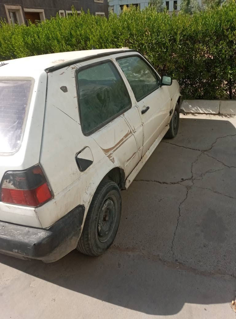 گۆڵف ئاڕمی پلاستیکی سلێمانی سەیارەکی بێ کێشەیە تەنها جامی پێشەوەی دەوێت مەکینەی تۆزێک دوکەڵی هەیە *********** أربيل, العراق
