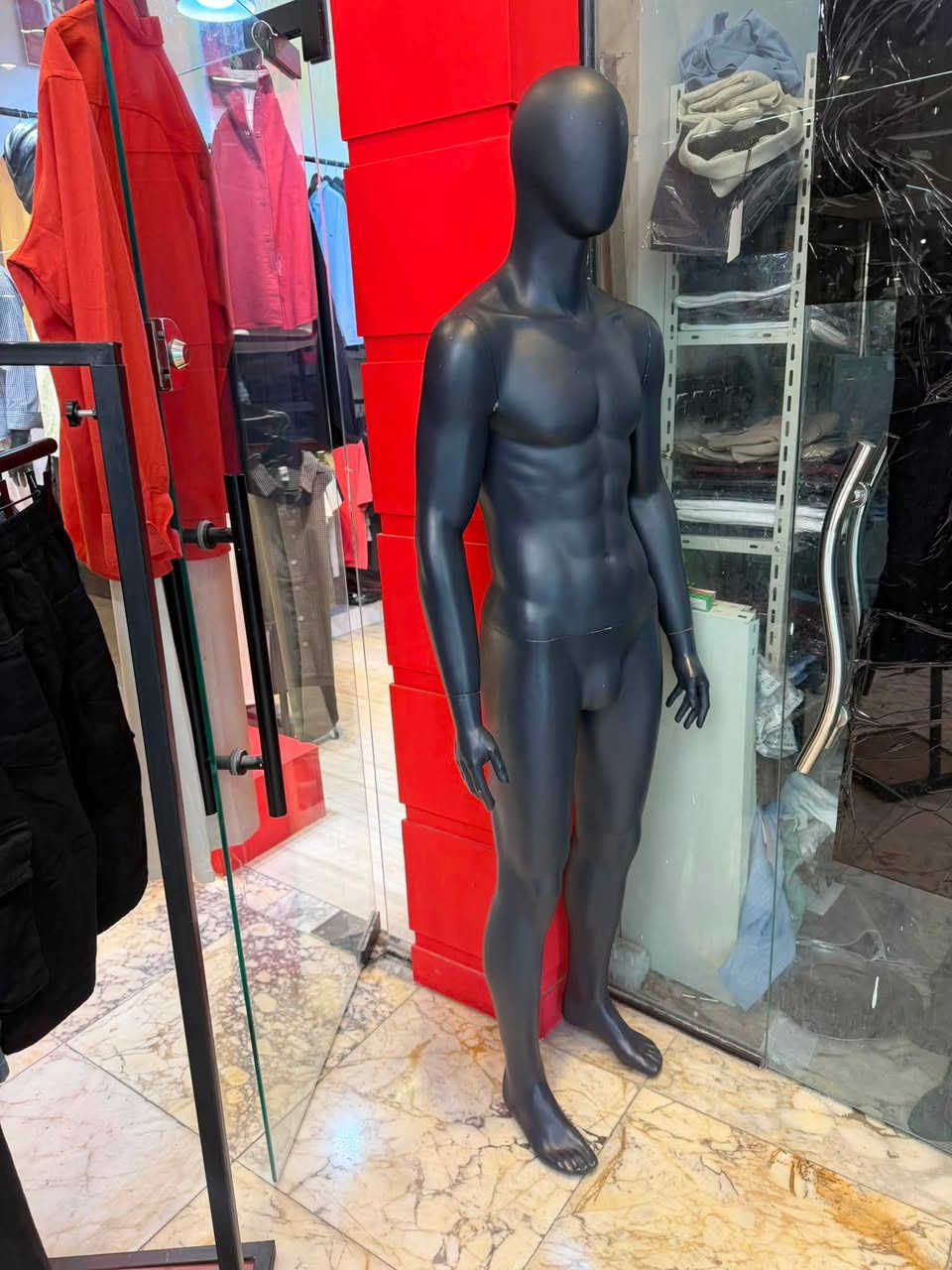 مليكانة للبيع النضافة مثل مموضح بل صورة 
سعرها ١٠٠ مكاني بغداد
***********
