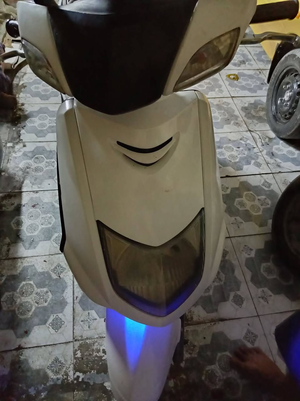 سلام عليكم سكنس للبيع نثيه الدراجه حلوه لايت زنون دبل اشاير ابو اصوت انبي ثري نكره سلف هندر الدراجه خير من الله نضافه كفرات 80 /100 اسعر 350 وبيها مجال حك اجيه مكاني بغداد الغزاليه رقمي لتواصل وبي وتساب ***********
