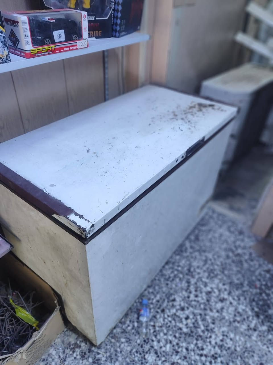 *********** رفوف للبيع جدارية مع وسطيه ومجمدات ومراوح الاتصال على الرقم الموجود بالاعلان
