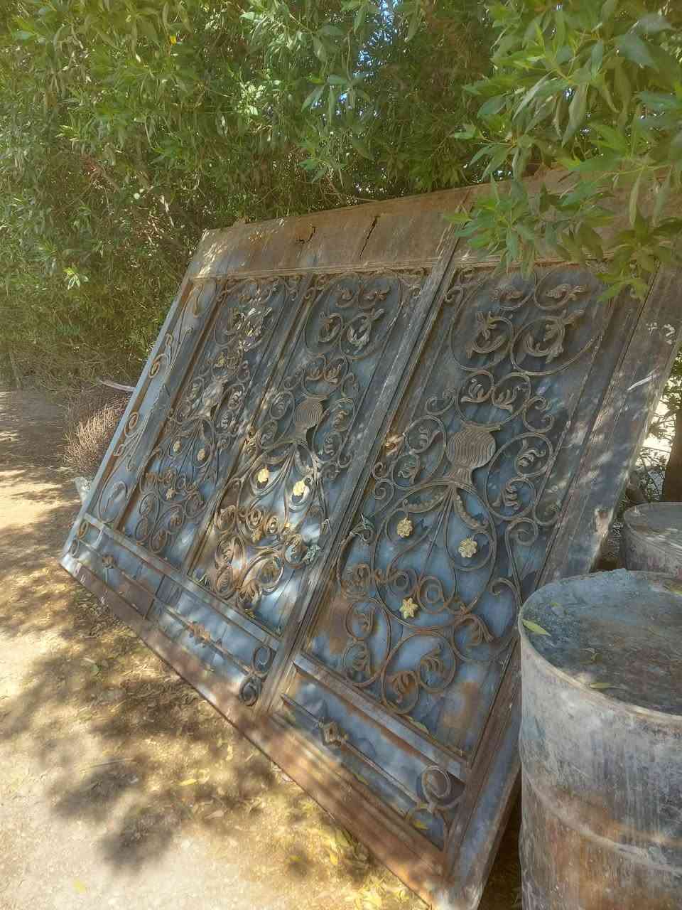 السلام عليكم
باب شارع للبيع العرض٣٫٢٠ والارتفاع ٢٫٣٠ باب شغل وحديد تسكام درجة اولى بي خياس قليل بالبليته الجوه السعر ٢٨٠ الف وبي مجال
للاتصال ***********
