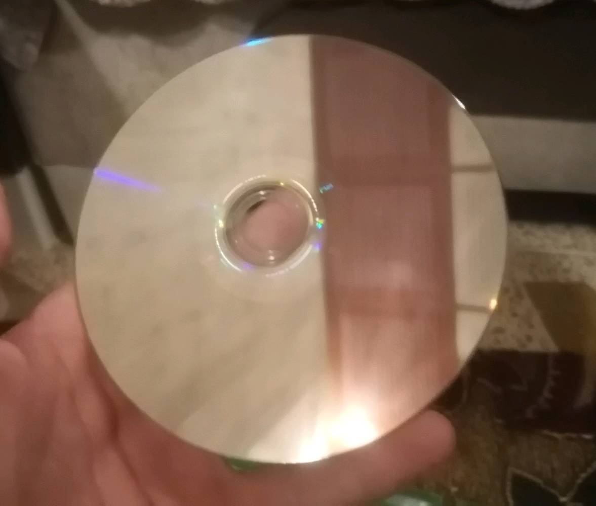 اكس بوكس وان فات مفتوح على ايدي تنضيف فقط وياه قرص وكيبورد وماوس وكامل ملحقاته(اكس بوكس نضيف كلش كامل ملحقاته لاتجي اتكلي ماريد ماوس او كيبورد او اي شي اني ابيع شلع كلهن يعني لن اريد اخذ لابتوب واذا عندك لابتوب تعال اروس عادي حته لو لابتوبك زين انطيك فرق وشكراً....)