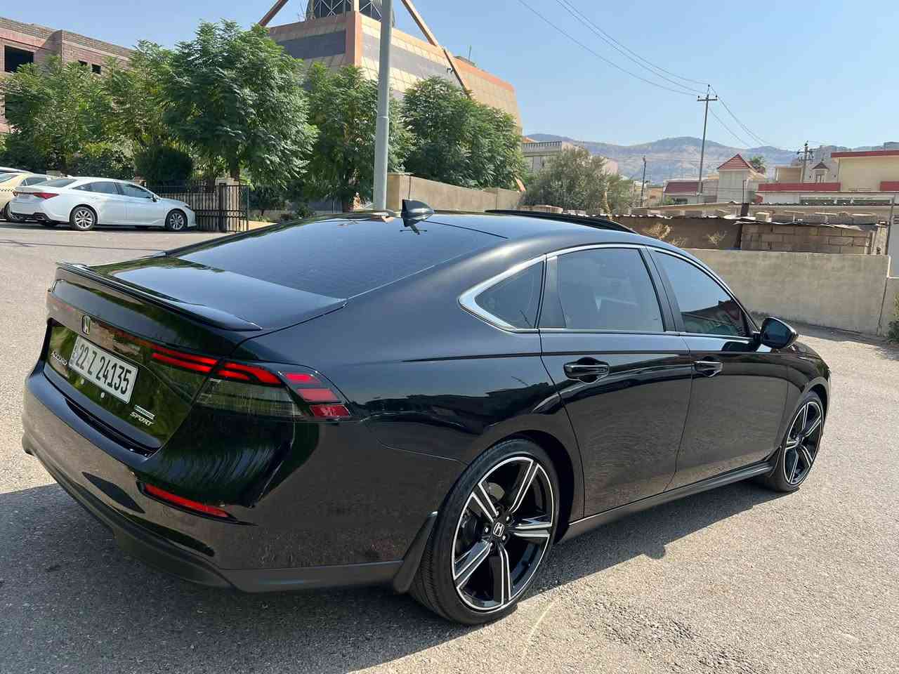 هوندا اكورد 2025
 هايبرد سبورت
‏
*********** واتس

السعر 198 ورقة بيها مجال

السيارة  بدون صبغ  بس بيها  2 مكان تعديل فقط
السيارةماشية 40 mile
• مكينة 2000 هايبرد تنفس طبيعي
• كير محرك هايبرد شرط
• شاشة كبيرة
•فتحه
• كرسي كهرباء  تدفئة لون اسود  
• رادار امامي
• مانع تصادم
• محدد مسار
• تصحيح مسار
• شفتات بالستيين
• دخول ذكي 
• إنارة ترحيبية
• هندبريك كهرباء
• 3 أنظمة قيادة (eco, ev, sport)
السيارة  بدون صبغ بيها  2 مكان تعديل فقط
المكان دهوك
السعر 198 ورقة بيها مجال
***********واتس

نص مكتوب في الصور:
- 6:36 63 deautovin.com HideAutoVin Home / Makes VIN Catalog / HONDA / ACCORD HYBRID / HONDA ACCORD HYBRID 2025 HONDA ACCORD HYBRID 2025 SPORT VIN: 1HGCY2F59SA039480 000-43342272-10/01/2025-IAA Inc. Ask 19