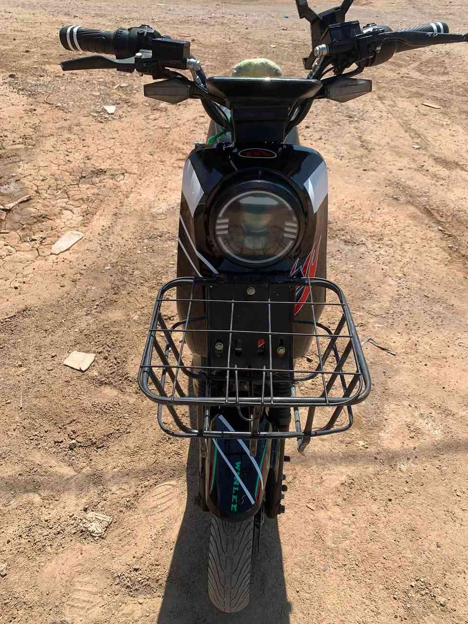 السلام عليكم دراجه للبيع 
R9 موديل 2025 الدراجه حلوه 
الباتريات نص عمر السعر 350 وبيه مجال 
عنوان صلاح الدين الضلوعية 
باقي التفاصيل عل رقم 
***********
