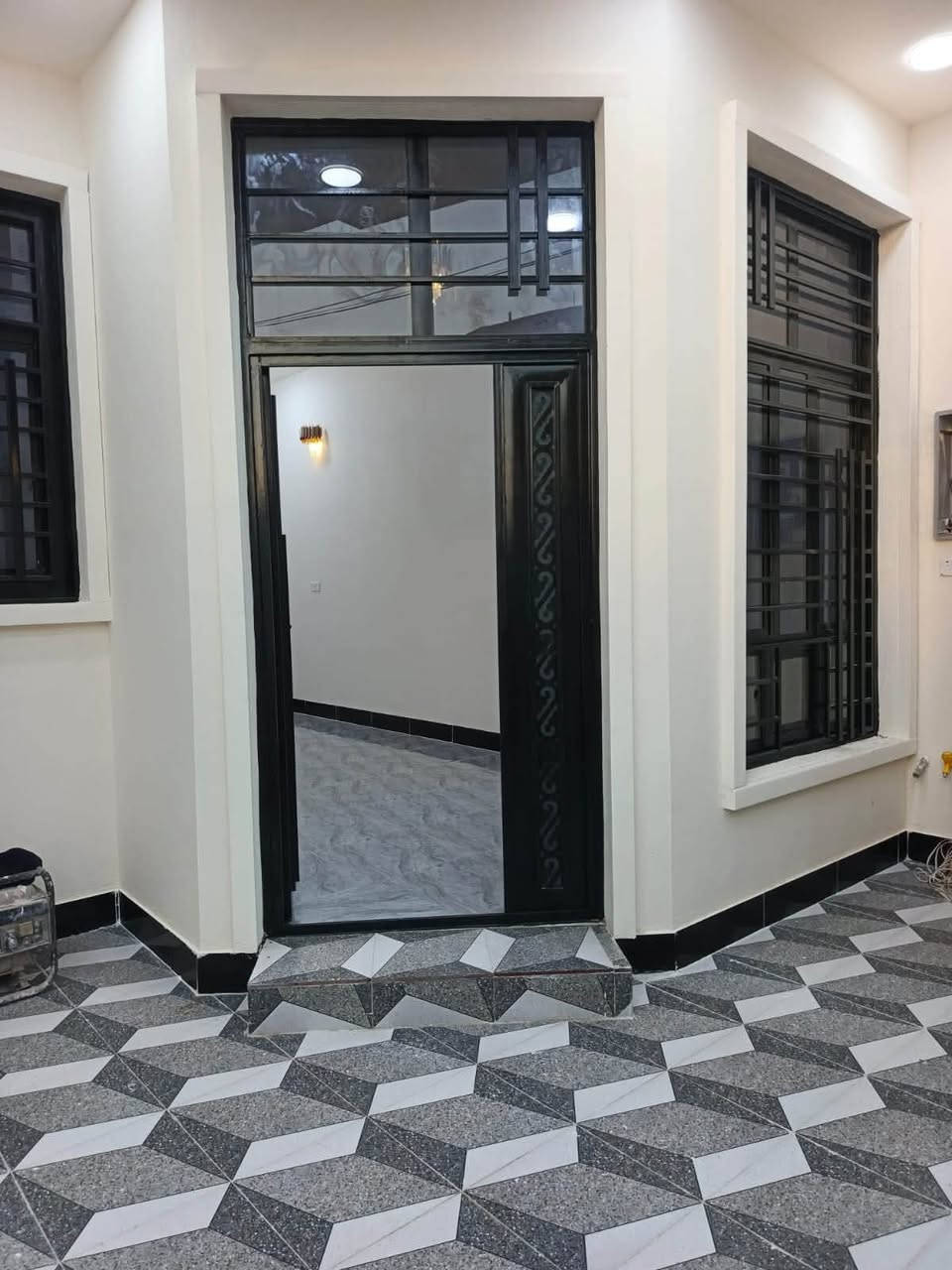 🏠مشتمل للبيع في الفلوجة – حي الأمين

📍 الموقع:
بالقرب من شارع ٢٠
خلف جامع السلام
بالقرب من مدرسة الروانق
على شارع ١٢ متر

📐 المساحة: ١٢٥ متر
📏 الواجهة: ٦.٢٥ متر
📏 النزال: ٢٠ متر

🏠 بيت جديد – بناء ٢٠٢٦
طابق واحد ويتكون من:

استقبال
صالة
مطبخ
غرفة نوم
مناور عدد ٢
دورات مياه عدد ٢

💰السعر ٩٠ مليون دينار عراقي 
(قابل للتفاوض )

📞 ليريد يبيع عقار في الفلوجه يراسلني او يتصل 
***********
***********
***********

#ابوميلان

