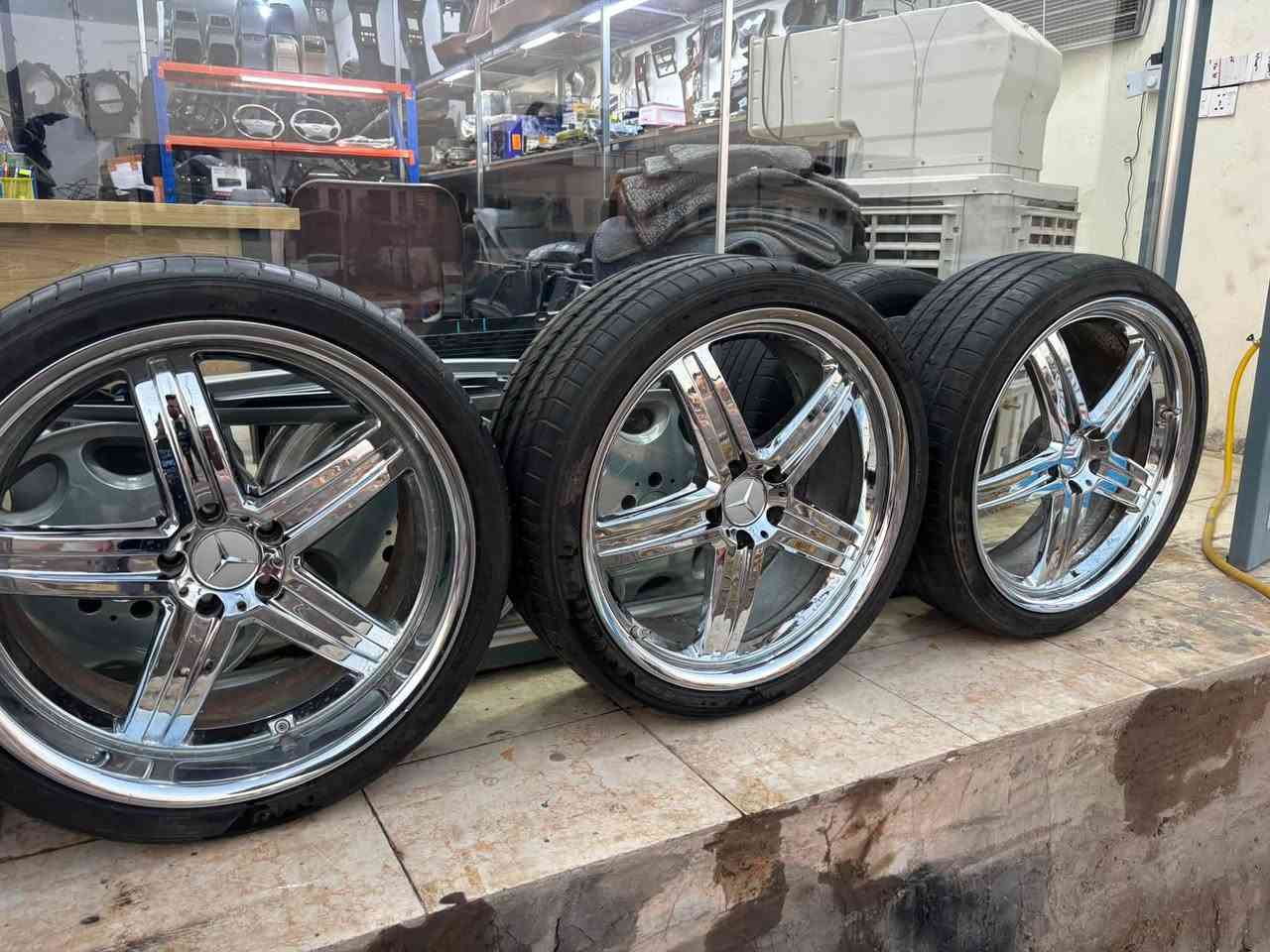 حجم 20 توسياز بدون اي ملاحظات جديد لوك مع تخم اطار تايلندي 

السعر 500$ 

يرهم جميع مارسيدس اضافه الى امريكي جاجر 

*********** واتساب اتصل 

نجف ملحق القريه الغدير
