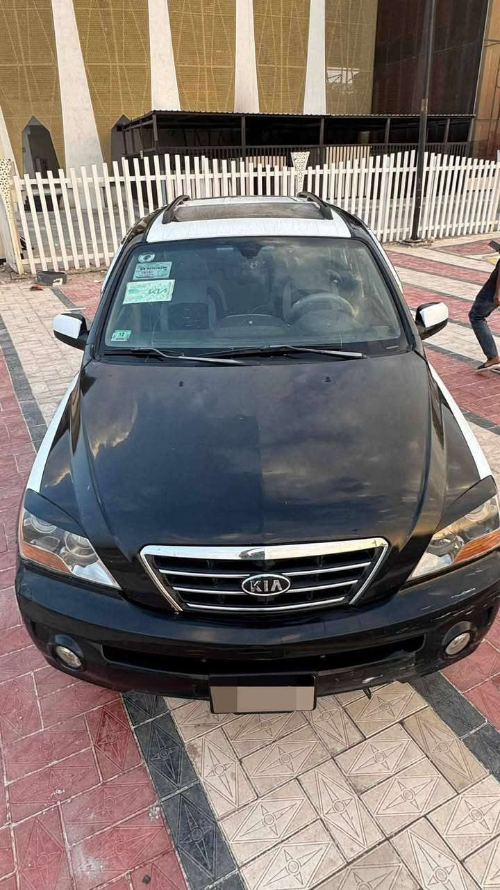 كيا سورنتو المراوس بجارجر او اوباما
مديل 2008 وارد امريكي
محرك 6 سلندر بلادي
رقم بغداد  مشروع وطني 
مواصفاتها
فورويل دفع رباعي + فتحة سقف + كشنات جلد
+ تدفئة كشنات + تبريد تدفئة + شاشة + تحكم ستيرن + لايت عالي زنون + باتري جديد 
محرك و كير(  كفاله )
 وارد امريكي ضربتها جنطه +
وبالعراق+ تبدیل باب الصدر مكاني ناصريه ***********

