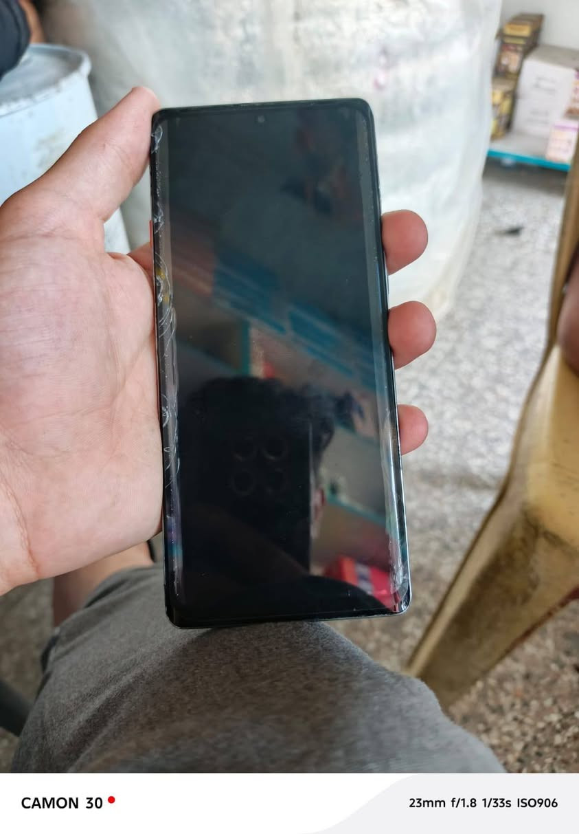 TECNO CAMON 40 Pro 5G
90FRAM
مبدله شاشه ولتشوفو مكسور هاذه الزكه الحاميه الشاشة مبايل نضيف اشتريته جديد 
السعر خاص ***********
هاذه رقمي بي واتساب
