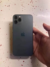 ايفون ١١ • نضيف • بطارية ١٠٠