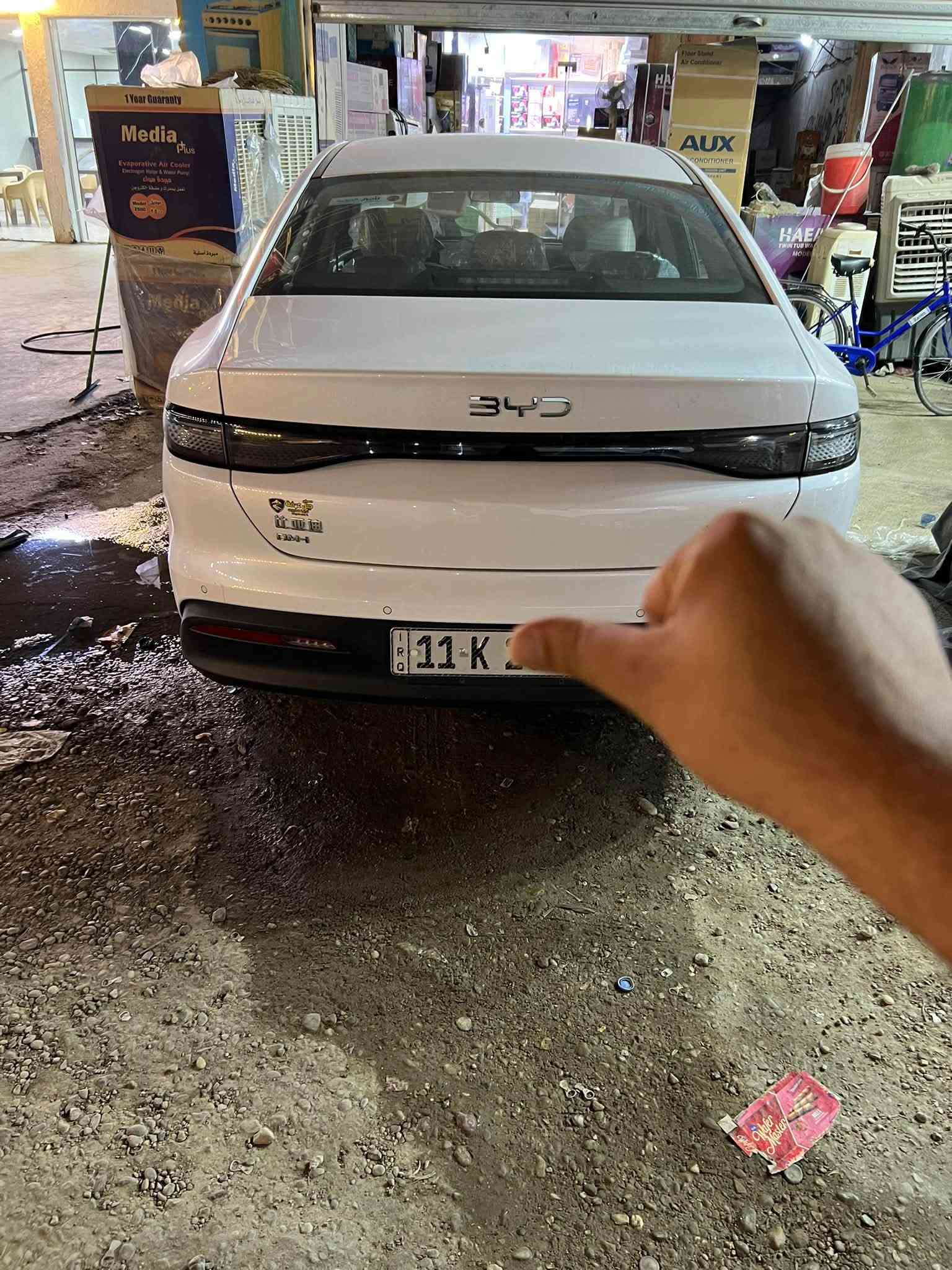 سلام عليكم للبيع بي واي دي موديل 25 ماشيه 13 الف 
بيها طخه خفيفه بالصندوك سعر 20 مليون 
تفاصيل اكثر اتصال *********** 
مكان سياره بغداد

