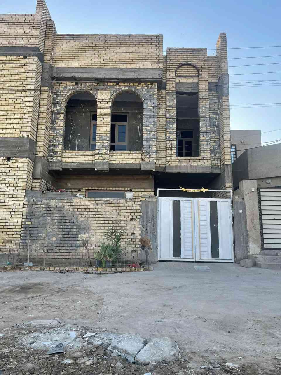 دار للبيع • ٢٥٠م • عداد ٢