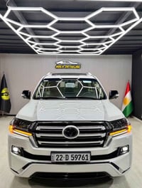 لاندكروزر GXR • وايت ديشن • ٨٧٠٠٠ كم