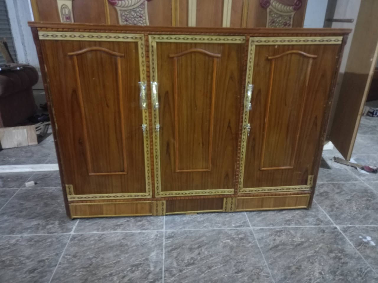 السلام عليكم بوفيه منضديه نضيفه للبيع ب100 دغارة
