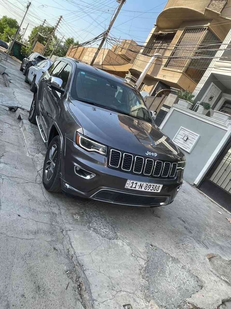 سلام عليكم 
جيب ٢٠١٨ والسياره حادثها جاملغ وبنيد فوول مواصفات وهنا بل عراق بيها مكانات صبغ وجراد ولسياره واحد على واحد مري قلاب و جنطه كهرباء وتشغيل عن بعد ورادرات مكينه ٣٦٠٠ ماشيه ١٣٠ ألف
السعر 145 
رقم ***********
شراي اتصال فقط
