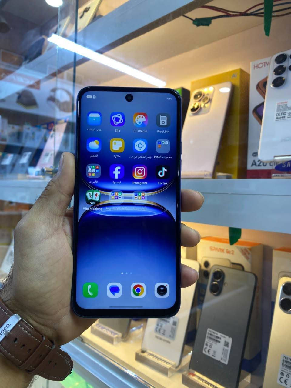 تكنو سبارك 40 مستبدل شاشه وكاله ذاكره 256 بطاريه 5200 شاحن فائق السرعة 45واط الصوت استريو سماعتين جهاز مكفول من كل عطل فقط شاشه مستبدله السعر 135 الاستفسار خاص او الاتصال ***********بي وات ساب يوجد توصيل داخل عفك

نص مكتوب في الصور:
- ٣:٢٧ -> هاتفي HiOS 15.1.2 استناداً إلى Android التحقق من التحديثات اسم الجهاز TECNO SPARK 40 التخزين ٢٢,٦٣ غ.ب / ٢٥٦ غ.ب الطراز TECNO KM5 وحدة المعالجة المركزية Helio G81 RAM 4.00 GB+2.00 GB الكاميرا الخلفية 50M الكاميرا الأمامية 8M البطارية 5200mAh الشاشة 720x1600