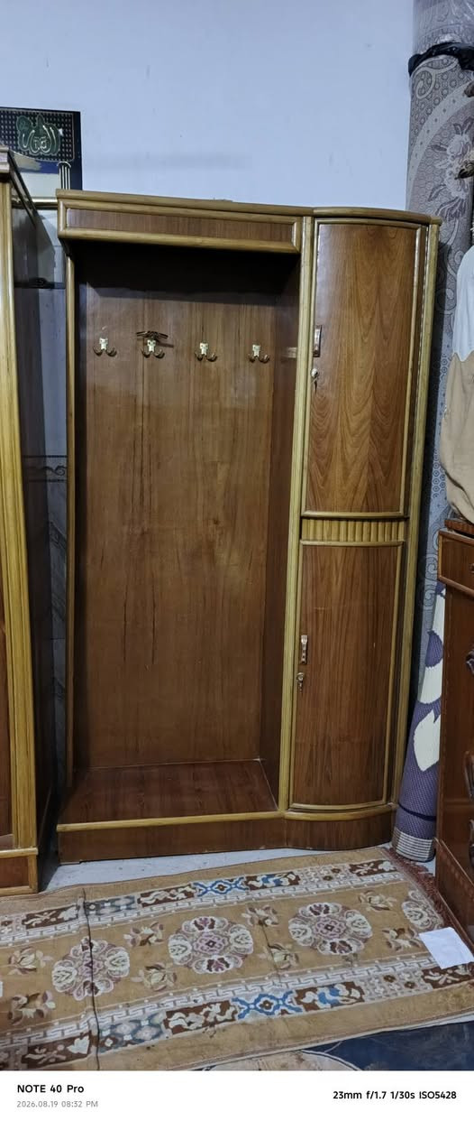 إعلان بيع غرفة نوم صاج (جديدة وغير مستعملة)
للبيع غرفة صاج أصلي (داخل وخارج)، بتصميم مقوس أنيق.

الحالة: جديدة تماماً وغير مستعملة نهائياً (مكفولة، وتجي تفحصها بنفسك، وإذا الكنتور أو الجرباية محطوط عليها فراش سابقاً أو مستخدمة، خذها ببلاش!).

سعر الشراء: مشتراة بـ 1,950,000 دينار قبل 8 أشهر (وما صار نصيب).
السعر المطلوب: 1 مليون دينار (قفل نهائي غير قابل للتفاوض).
📞 للإستفسار والتواصل:
***********
