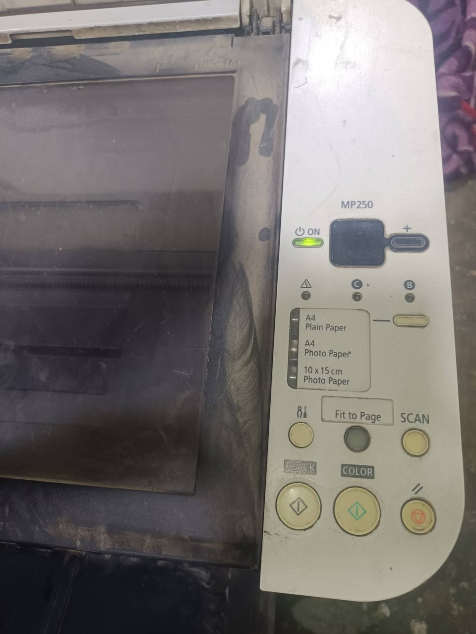 السلام عليكم.
3 طابعات نوع 
Canon PIXMA MG2440عدد(1)
Canon PIXMA MP250 (عدد( 2
وطابعه صور نوع HiTi Photo Printer S420
يعني اربع طابعات للعلم كلهن شغالات بس متروكات 
العنوان كربلاء 
السعر اربعتهن ب300 الف قفل 
بدون كيبلات 
*********** واتساب فقط
