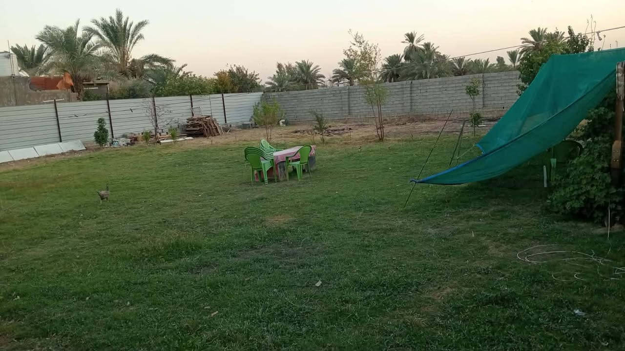 مزرعة نصف دونم للبيع مع بيت مساحته ١٦٠ متر بيت متكون من استقبال و مطبخ و صالة و غرفتين نوم و صحيات و انت العنوان  العريفية شارع ابو مروان مستعجل بلبيع الاستفسار فقط  واتساب متواجد او الاتصال***********

