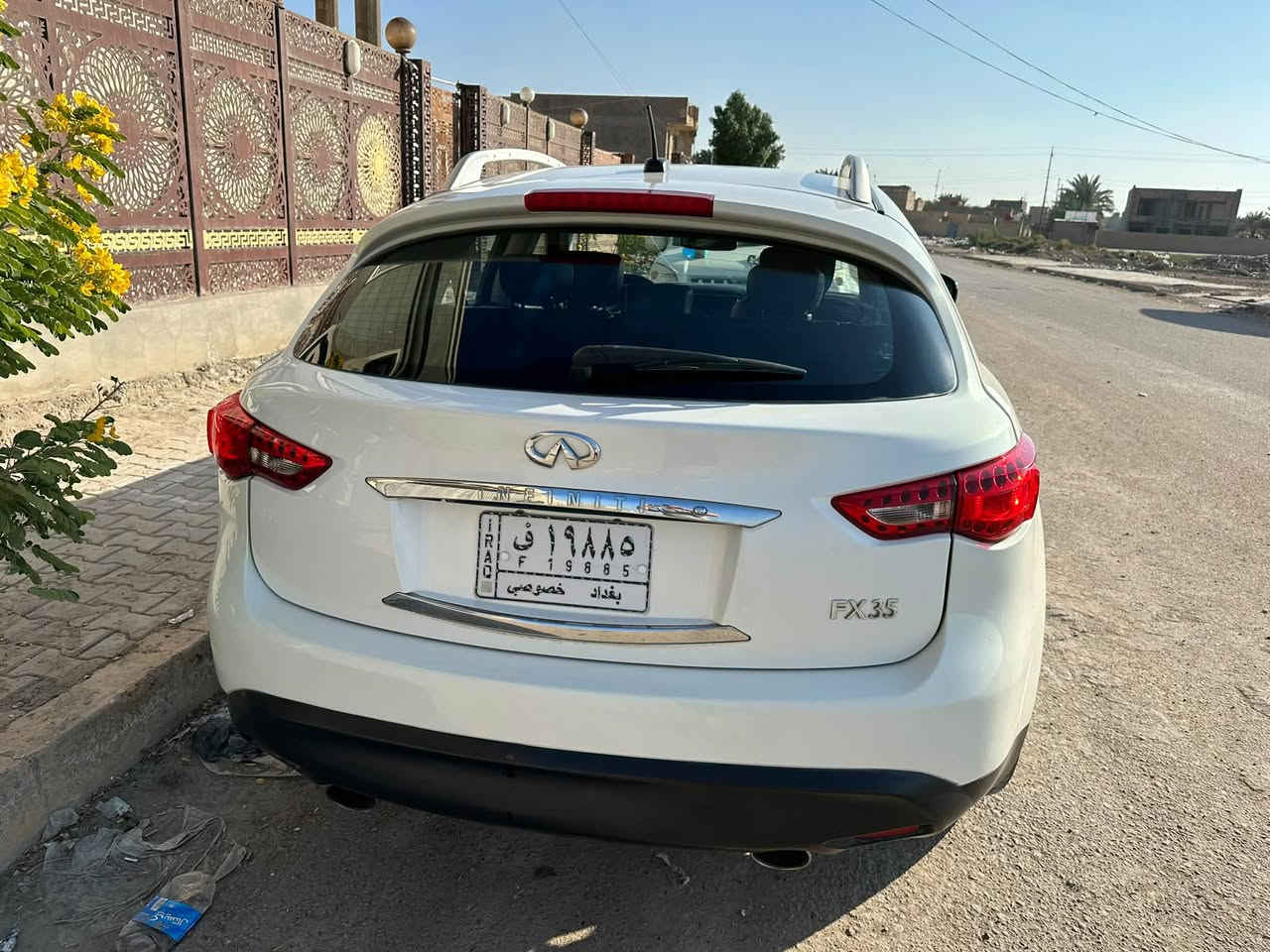 انفنتي fx35 2009 وارد امريكي حادثهه فقط دعامية امامية والبدنية مال بنيد يعني السيارة مكفولة ماعدا دعامية امامية 
مواصفاتهه معروفة كشر نظيف داخل نص نظافة بيهه نقص حدادية صدر ونواعم بسيطة رقم بغداد بأسمي تاخذ تحويل مني سنوية لل٢٧ 
موقع السيارة بغداد السيدية 
السعر المطلوب ٩٠ وبيهه مجال تنزل النواقص من سعرهه 
مستعجل عالبيع 

***********
