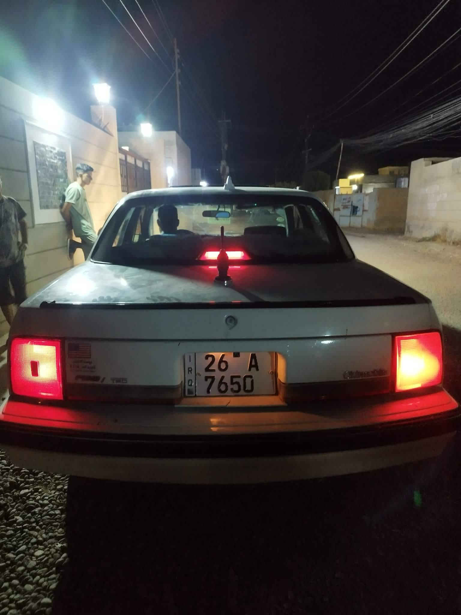 السلام عليكم سياره اولدز للبيع مسجله دولي شرط التحويل طخم تاير جديد محرك كير شرط كهربائية كلها شغاله ترهم نغد أو مقدمه أقساط ***********
