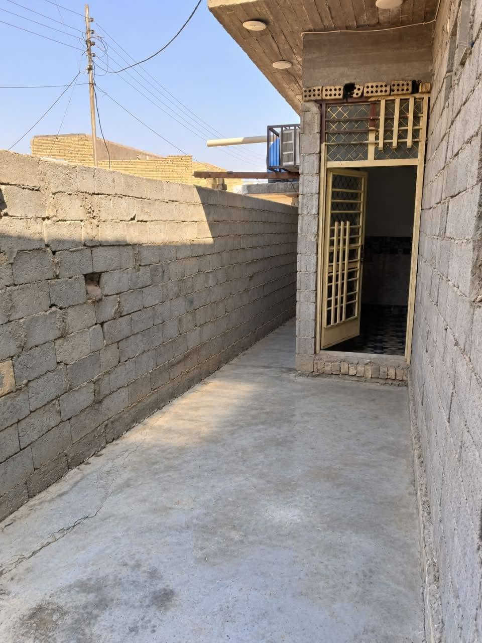 منزل للبيع زراعي دور الشرطة سند 25 المساحة 100متر مربع الوجهه 10والنزال10 السعر خاص رقم وتساب فقط ***********
