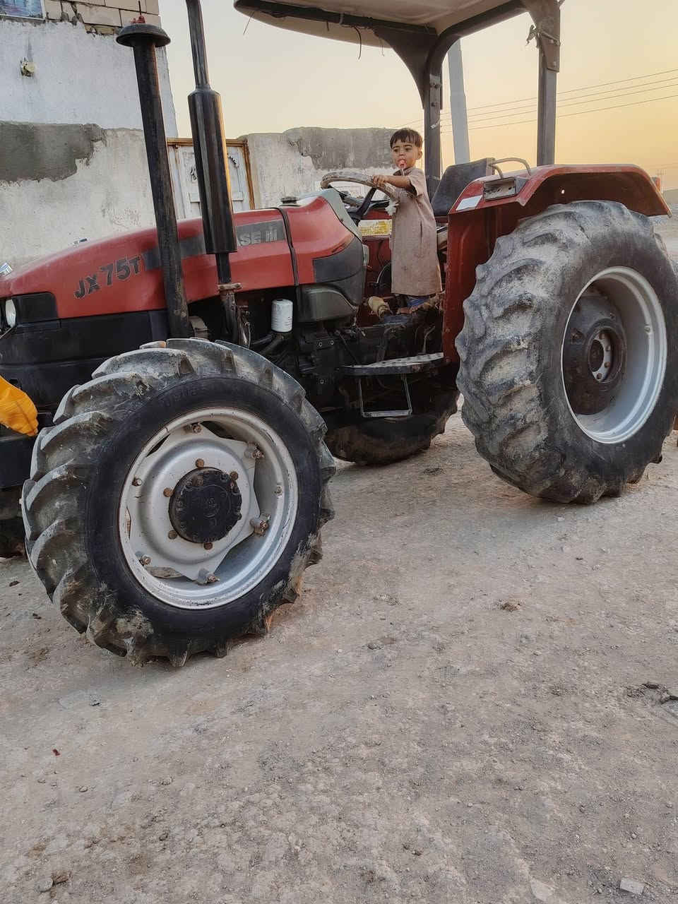 سلام عليكم مكينه بصراويهالبيع سعر ١٥وبيه مجال بسيط ***********
