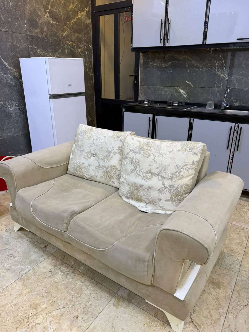 تخم ماركة تركي للبيع سعر 350 الف المنصور ***********
