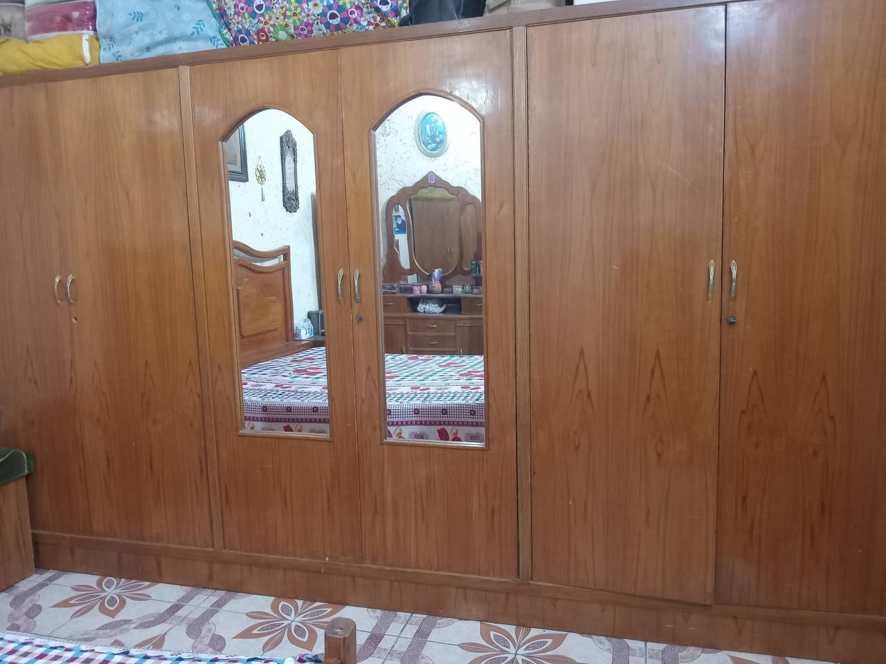 للبيع نجارة تكمه سعر ٥٠٠ قفل عنوان الشهداء
***********
