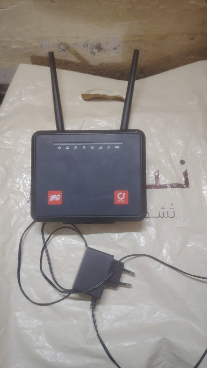 جهاز راوتر جوكر يقبل اي شريحة وكذالك يعمل كراوتر عند ربطه بلاين واليكم المواصفات كاملة للستفسار رقمي ***********
جهاز هو راوتر OLAX MC60 — راوتر 4G LTE4G LTE 
محمول (CPE) بشريحتين SIM وهوائيين خارجيين .
جهاز تبارك الله سرعته قويه توصل اكتر من 20 ميقا بايت في التانيه 
المميزات 
• راوتر 4G LTE محمول (CPE) غير مقفول (Unlocked) — يعمل مع أي شريحة اتصال تقريباً
 • بطارية 5000mAh مدمجة، تعطي ساعات طويلة من التشغيل بدون كهرباء
 • 4 منافذ LAN (إيثرنت) للاتصال السلكي بأجهزة الكمبيوتر أو التلفزيون
 • فتحة شريحة SIM لدعم الإنترنت عبر شبكة الجوال
 • هوائيان خارجيان (SMA) لتقوية استقبال الإشارة
 • واي فاي لتوزيع الإنترنت على عدة أجهزة في نفس الوقت
 • شاشة مؤشرات LED توضح حالة الشبكة، الواي فاي، والبطارية
 • تصميم مناسب للاستخدام في المنزل أو كنقطة اتصال في الأماكن التي لا يتوفر بها إنترنت سلكي. القرنة, البصرة
