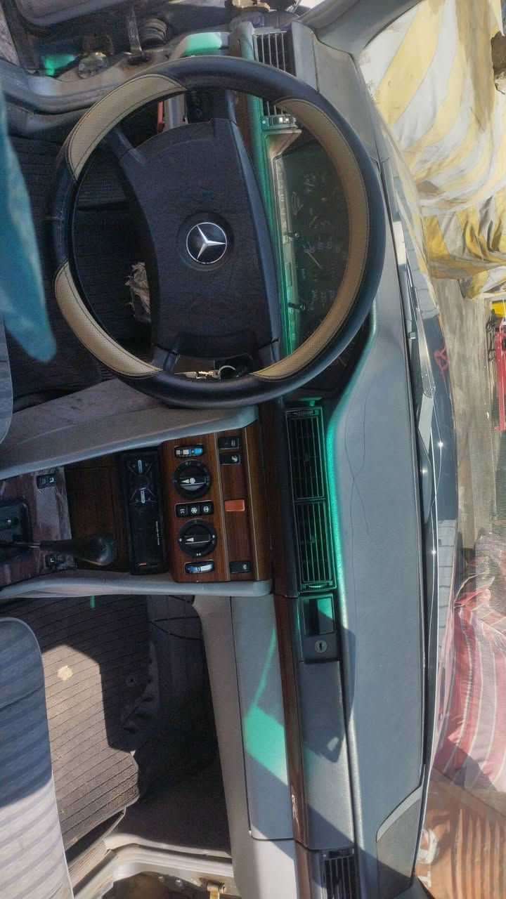 مرسيدس دب للبيع موديل 88 سنويه 30 تبريد شغال ثلج حداديه جديده كيرو مكينه خير من الله مكاني ناصريه قضاء النصر ***********
