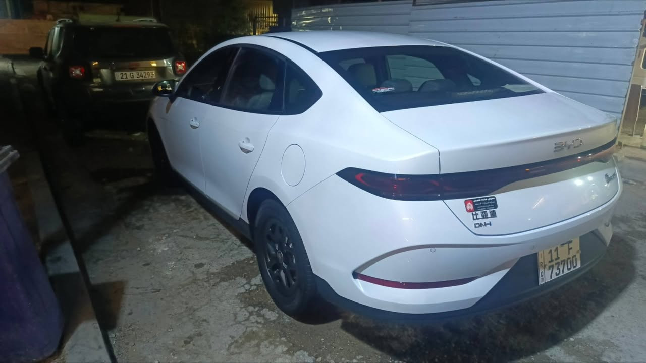 سلام عليكم BYD كن بلاص 2025
بعدهي زيرو ماشيه ألف و800 
مكفوله كفاله عامه 
داخل زيتوني للبيع السعر 19900وبيها مجال بسيط المكان بغداد البنوك/***********
