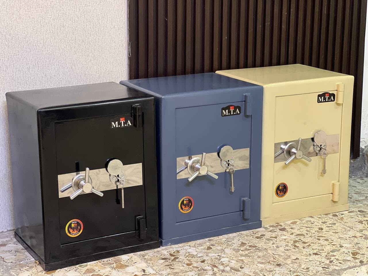 سافر و اطلع لدوامك وانته مطمئن
🔒 قاصة MTA لحفظ الأموال والأشياء الثمينة 
لأنك الأفضل تستحق ان نقدم لك الأفضل والأقوى 

ارتفاع ٥٣سم 
عرض ٤٠ سم 
عمق ٣٦سم 
وزن ٨٥ كيلو

السعر٢٢٥ الف مع التوصيل 

              💤موصفات القاصات 💤

🚨ضد الحريق 🔥
🧊ضد الرطوبة🌊
 🗝️المفاتيح غير قابلة للاستنساخ 🔑
🧱حشوة القاصة صب كونكريت مسلح💪
⚙️تعمل بنظام ميكانيك عالي الجودة ⚙️

✔️ جسم فولاذي متين بتصميم عملي
✔️ أنظمة قفل متعددة لمرونة وأمان أكبر
✔️ مساحات داخلية منظمة لتخزين النقود والمستندات
✔️ أحجام مختلفة تناسب المنازل، المكاتب، والشركات
✔️ ضمان 15 سنوات ضد عيوب الصناعة

العنوان ١ /  بغداد الكرادة شارع النضال 
العنوان ٢ / بغداد المشتل قرب مركز الملعب 
للحجز والاستفسار ***********
***********
 للحجز ارسل رقمك وعنوانك توصيل مجاني 
لجميع محافظات العراق

