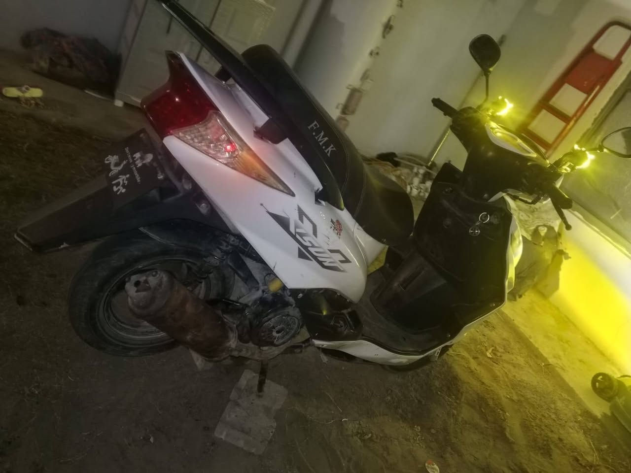 السلام عليكم دراجه البيع نضيفه وحلوه دراجه ماعايزه شي نكرت سلف كهربيات كله شغاله السعر350وبيه مجال قليل رقم المائل ***********المكان شارع المجمعات نجف
