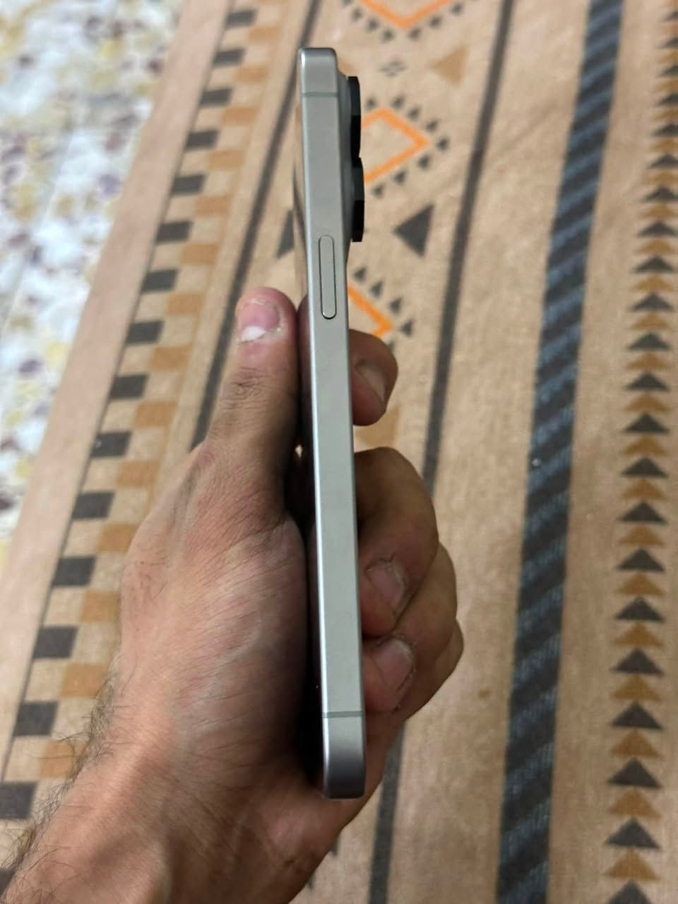 iphone 15 pro max 
بطارية 87 
شرق اوسط نموذج M
السعر مليون و 100 وبي مجال 
***********
