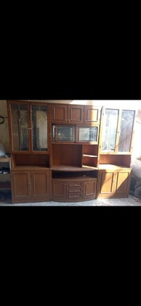 معرض • ثلاث قطع