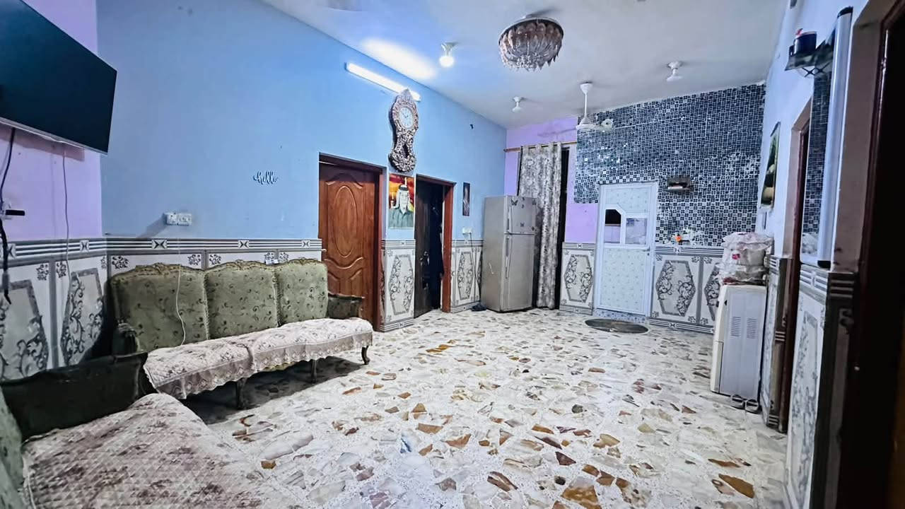 بيت طابو صرف للبيع في حي موسى الكاظم خلف التربيه الجديده المساحه ٢٠٠ متر بنيان حديث الطابق الأول بيت والثاني شقتين درج منفصل الاتصال على الرقم ***********
