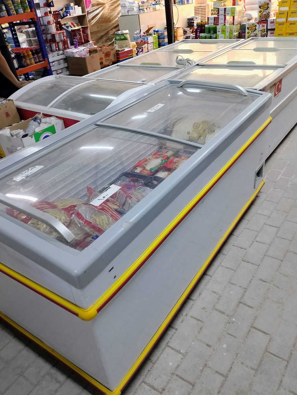 خالسلام عليكم مجمدات للبيع عدد 3 العنوان بغداد مدينة الصدر الحبيبية للتواصل الرقم ***********
