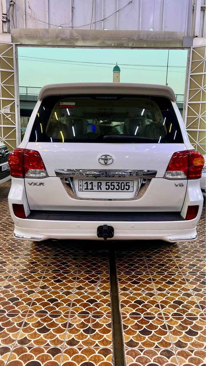 🔴 يتوفر لدى معرض و مزادات الرياض

- تويوتا لاندكروز , VXR

( Toyota Land Cruiser, VXR )

- موديل : 2013

مرقم بغداد ب أسمنا تحويل ثاني يوم 

اللون : أبيض

المشي : 225,000 كيلوا متر 

المواصفات : 

- 8 سلندر محرك 4600

- بصمة تشغيل 
- فتحة سقف   
- كشنات جلد لون ( بيجي ) 
-كراسي خزن ميموري 
- 3 قطع تبريد
- بصمه تشغيل عن بعد 
- سايد بريك ميكانيكي
- مانع انزلاق 
- سستم نظام تعليق   
- صندوق تبريد ( ثلاجة )
- شاشة كبيرة
- تحكمات ستيرن 
- مقاعد كهرباء
- سستم صوت  
- نظام ترحيب 
- دخول ذكي بصمة 

 

🛑الحادث : 

- كفالة عامة من الصبغ او الضرر 

العنوان : ميسان / العمارة 
الكفائات مقابل دائرة الوقف الشيعي 📍

للاستفسار : 

***********-
***********- عمارة, ميسان
