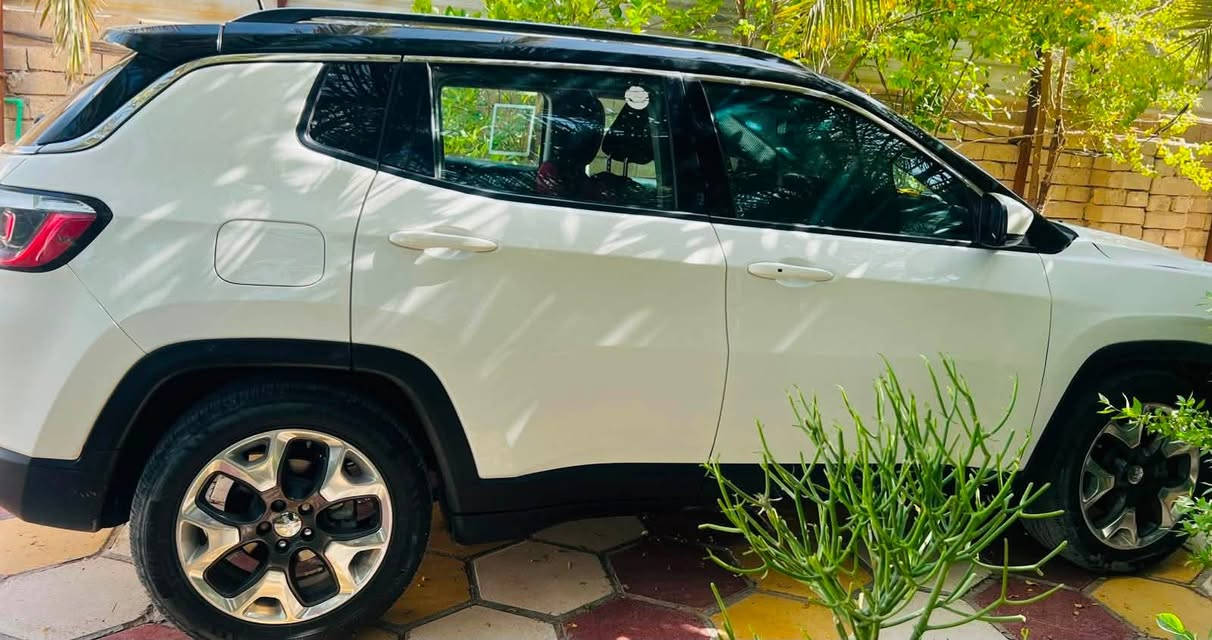 🚘 JEEP COMPASS 2020 Limited 2.4
جيب كومباس 2020 ليمتد محرك 2400
لون أبيض / داخلية سوداء
فل مواصفات ما عدا الفتحة

🔹 ضرر السيارة:
ضرر بونيد معدل فقط بدون تبديل أي قطعة بالسيارة.

🔹 المواصفات:

•  محرك 2400 CC
•  سقف أسود
•  دبل أكسل
•  بصمة + أبواب بصمة
•  تشغيل عن بُعد
•  شاشة كبيرة
•  كاميرا خلفية
•  مقاعد جلد
•  مقاعد كهربائية مع هيتر
•  تحديد مسار
•  تحديد سرعة (Cruise Control)
•  رادار
•  أنظمة قيادة متعددة
•  بلاجكتور زينون
•  تبريد فول بلادي
•  غاز جديد 1234 فرنسي
•  تبريد قطعتين
طخم تاير جديد 

📌 رقم السيارة ميسان
📌 مكان السيارة حالياً: ذي قار
📌 السيارة باسمي، والتحويل خلال يوم واحد.

📞 للمزيد من المعلومات:
***********
