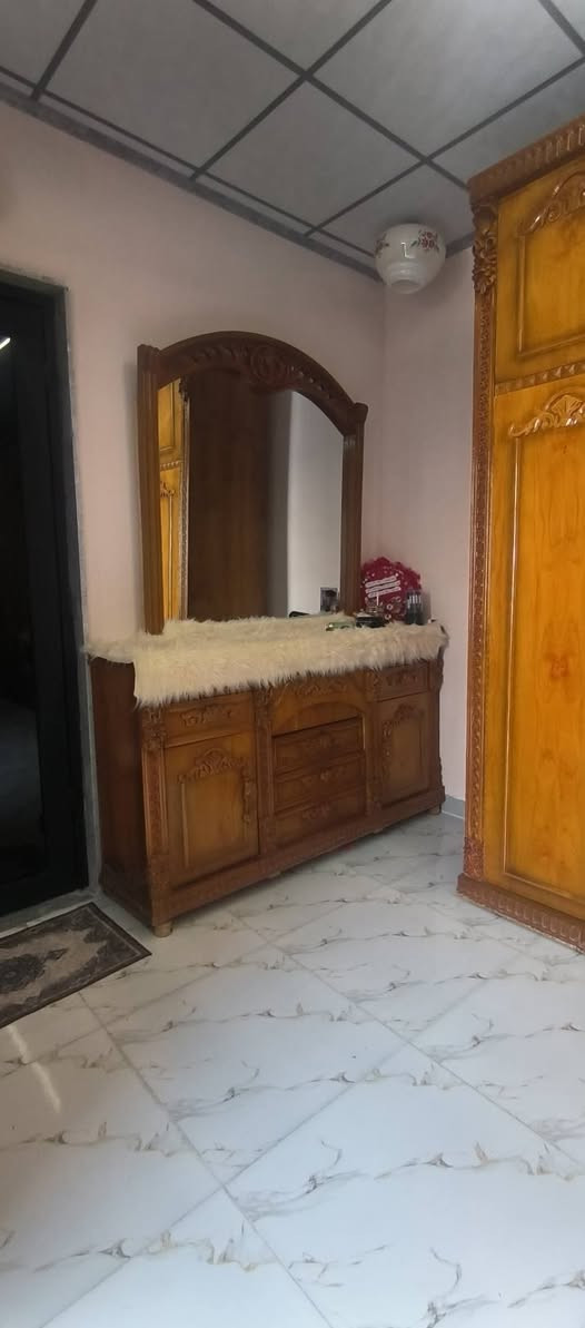 غرفة نوم للبيع مستعملة ونظيفة خشب عراقي سعرها مليون وربع مكاني موصل ايمن 
*********** واتساب
*********** واتساب
