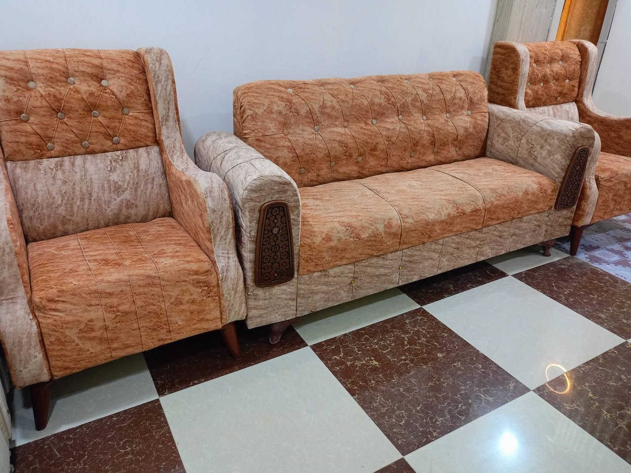 السلام عليكم 
نص تخم 3 قطع نظيف مابي اي ضرر السعر 120
للتواصل ***********بي واتساب
