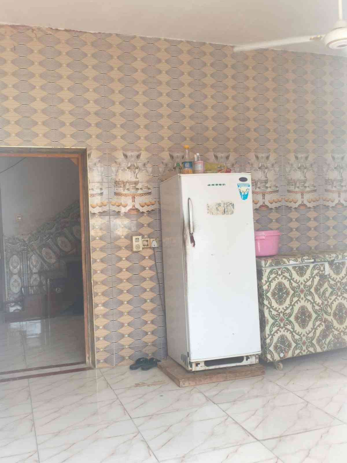 السلام عليكم
بيت زراعي للبيع في  حي الصدرين
نزلة مطر الاولى
غرفيتن وصاله ومطبخ واستقبال
مجمع صحيات داخلي وخارج
السقف عكاده
المساحه 280 بيت جاهز للسگن
جاهز من كلشي 
للاستفسار اكثر  الاتصال ع الارقام 
***********
***********
