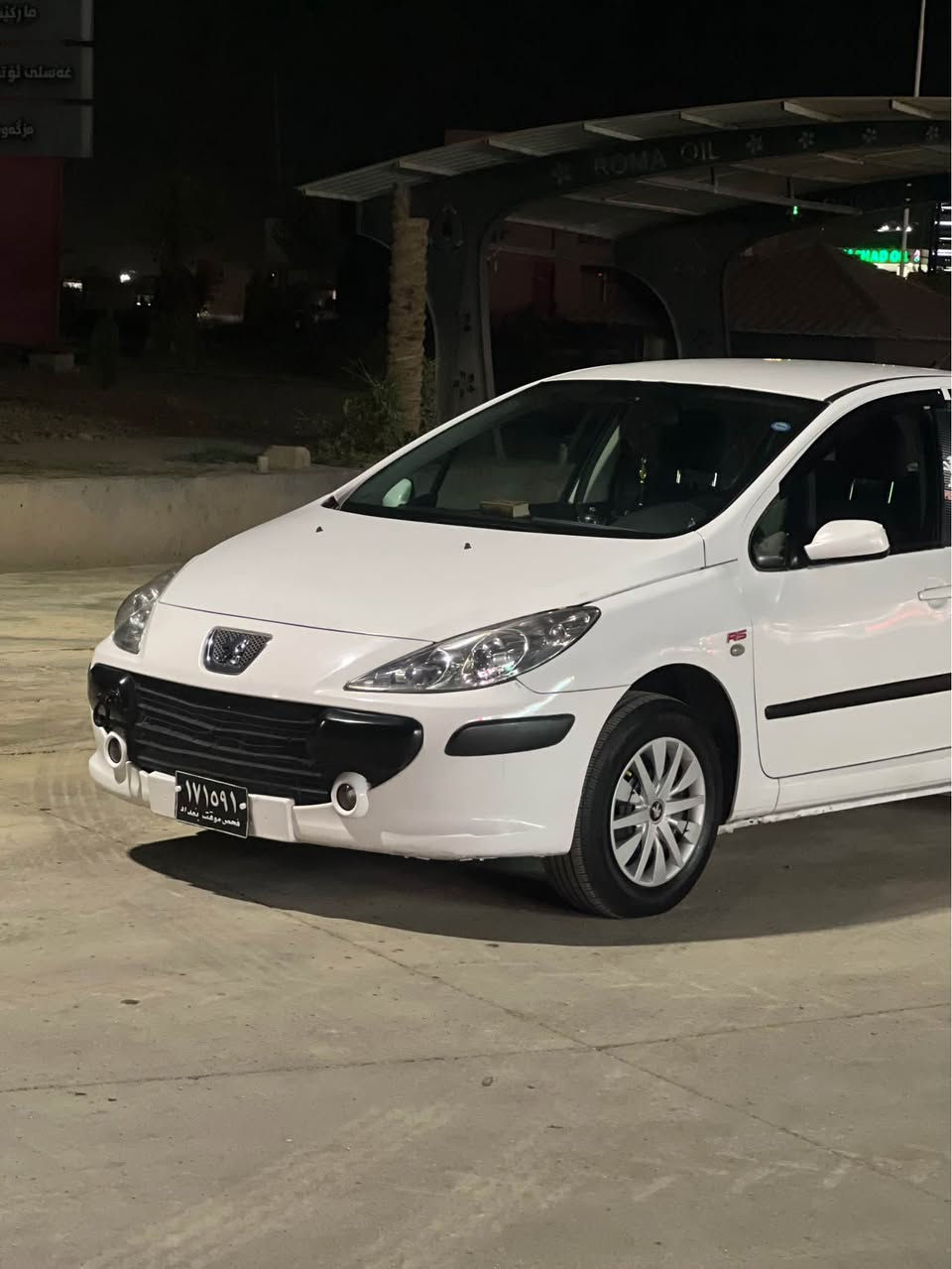بیجۆ ۳٠۷ فەڕەنسی ۲٠٠۷ 
ماشااللە لە ماڵی هەموو لایەک ئارمو سەنەوی هەوڵێر بەشەرت هەموو گیانی بەشەرت چوار تایەو ویلی  لۆکی لەژێرە گێڕو مەکینەی بەشەرتی فیتەر تەربیدو گەرمی بەشەرت سەیارەیەکی زۆر پاکە هیچ نوقستانیەکی نییە تەقەو ڕەقەی بەشەرت قوپاوی نییە ساردی نییە سەیارەکە هی مەعرەز نییە زۆر پاکە مەسرەفی زۆرمان تیا کردوە هی ماڵەوەیە زۆر مەزبوتە زۆر نەرمو کپە کێشو هەڵمەتێکی زۆری هەیە بەنزین زۆر کەم سەرف ئەکات سعرەکەشی ٤٥ گەڵاو کەمەێک مەعامەلە 
تکایە نامە مەنێرن لەگەڵ ڕێزم کڕیار بیت فرۆشیارم ڕەقەم دائەنێم  ڤایبەریشی لەسەرە 
***********

*********** السليمانية, العراق
