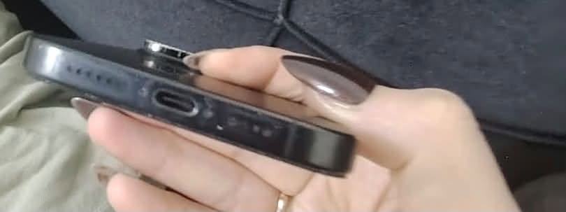 مبايل 16 برو ماكس للبيع نضافه ميه بل ميه استعمال قليل ذاكره 512 بطاريه 99 شريحه إلكتروني لون اسود السعر 1350 وبي مجال كارتون ويه مكاني شارع الكفاح اليريد يجي خاص او يتصل ***********
