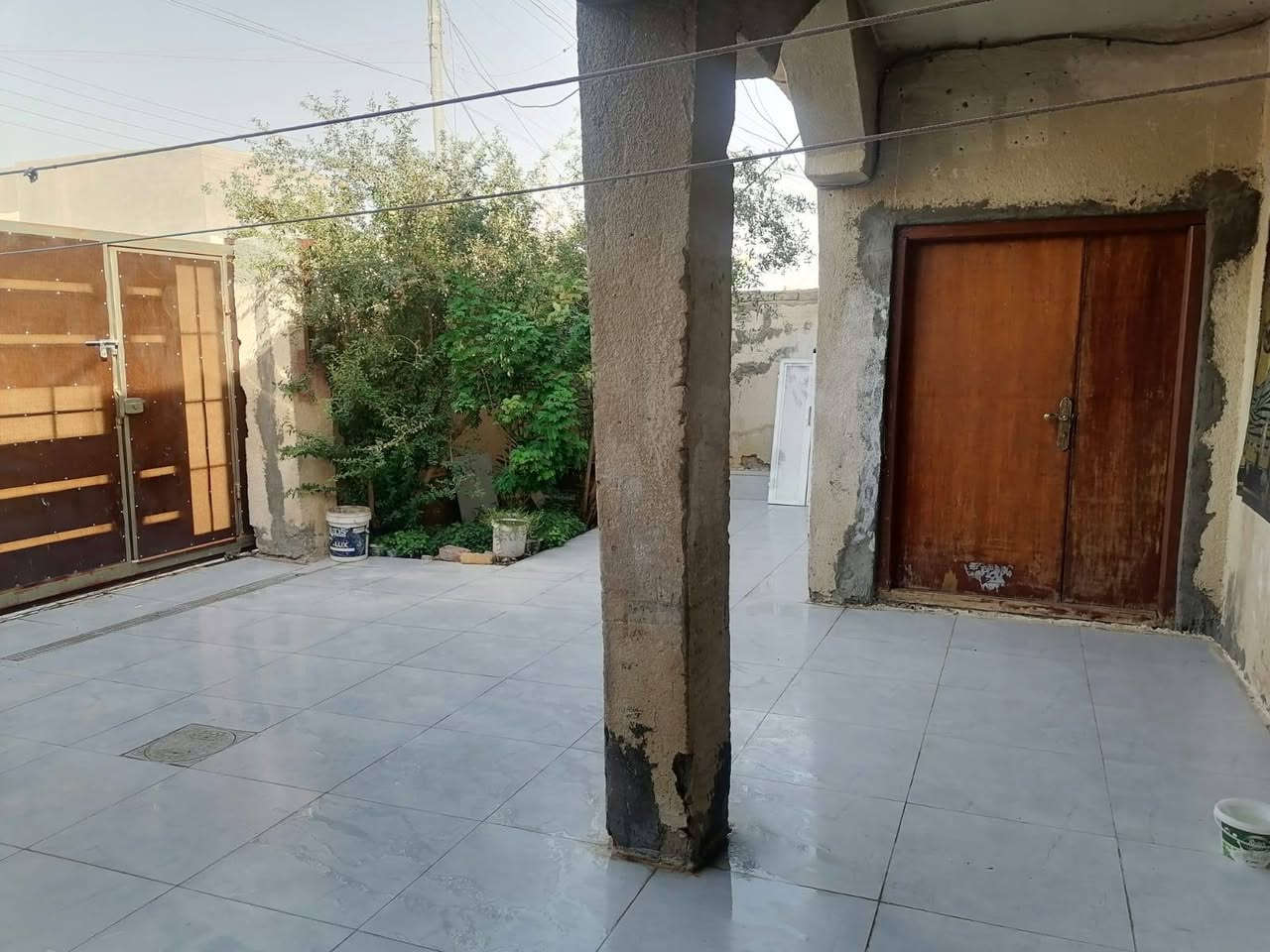 بيت للبيع طابقين حي الاعلام
بالشارع وره الزاجي المساحه200متر

السعر190وبي مجال 
***********
