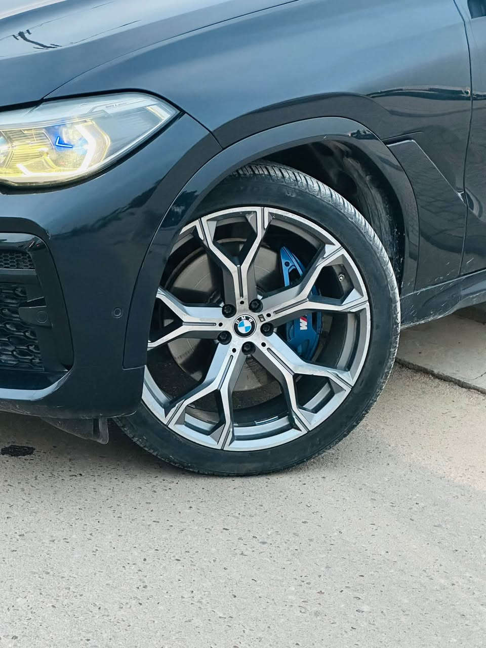 X6 M40i • ٢٠٢٢ • ممشى ٥٥٠٠٠ كم